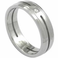Stainless steel ring with diamond 